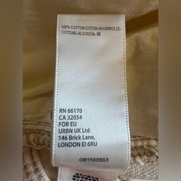 Free People We The Free Pale Yellow Distressed Cutoff Denim Shorts Size 29 - Picture 4 of 7